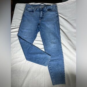New good America Good Legs Skinny size 20 with raw hem. Waist‎ 19.5 inseam 29.